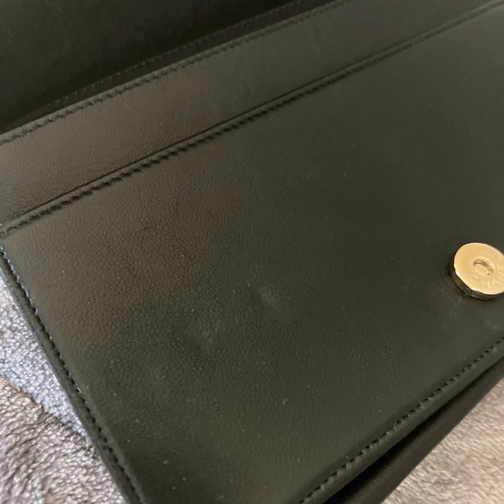 Chanel chevron, caviar leather wallet on a chain - Picture 3 of 16